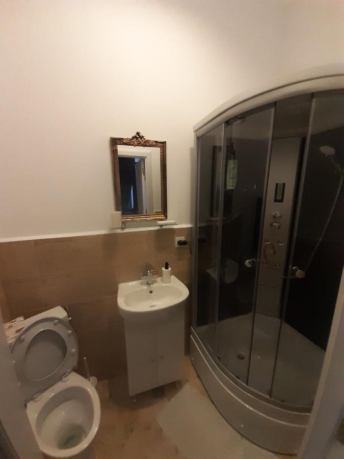 Casa J. Gusbeth Apartment Brasov Bagian luar foto