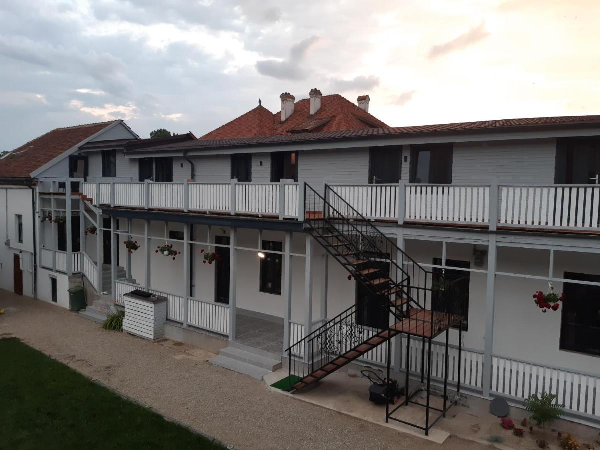 Casa J. Gusbeth Apartment Brasov Bagian luar foto