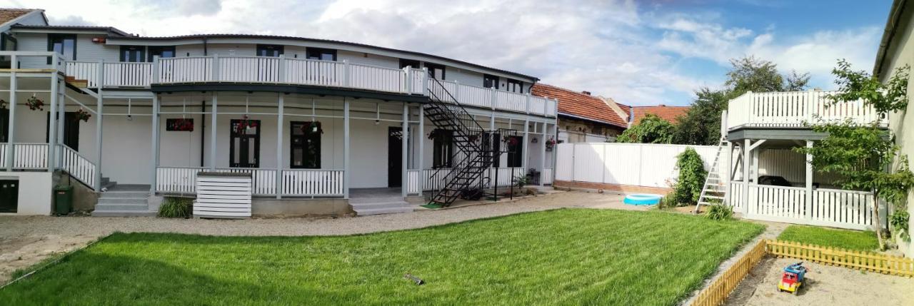 Casa J. Gusbeth Apartment Brasov Bagian luar foto