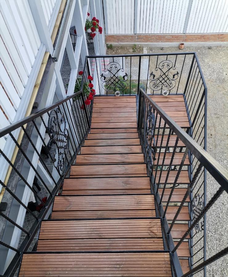 Casa J. Gusbeth Apartment Brasov Bagian luar foto