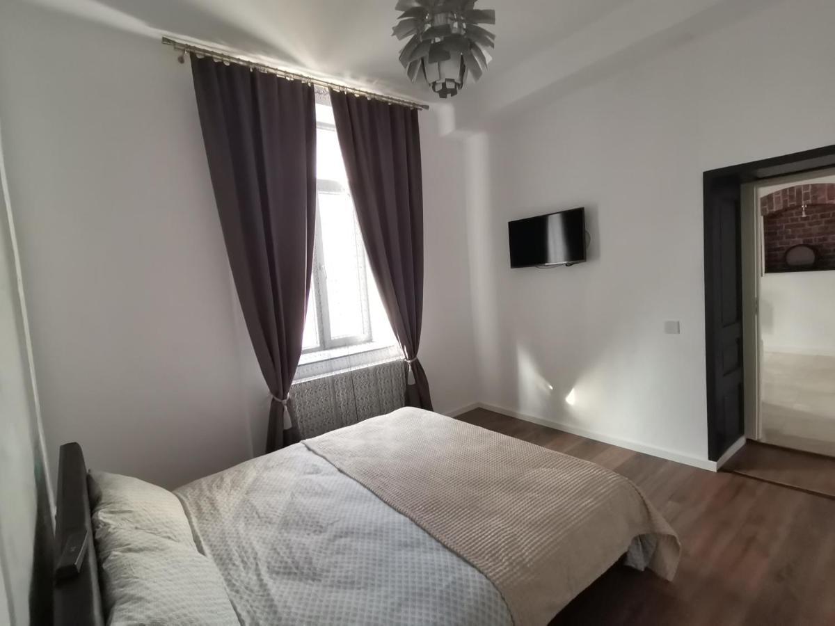 Casa J. Gusbeth Apartment Brasov Bagian luar foto